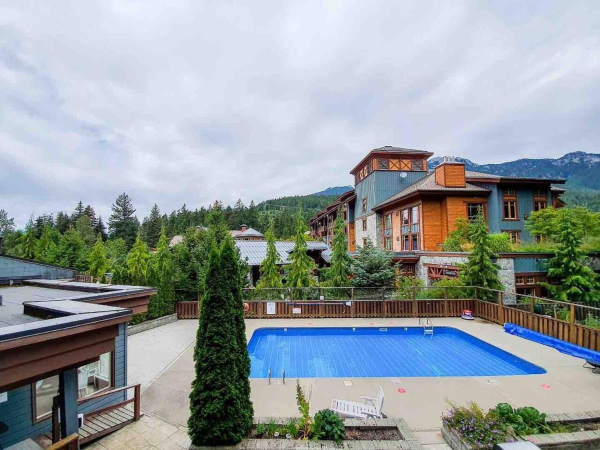 Newly Renovated Whistler Studio Екстер'єр фото