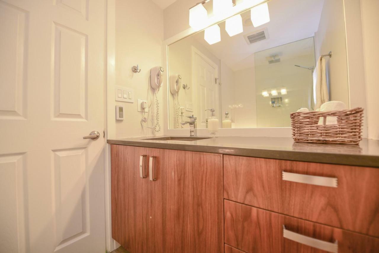 Newly Renovated Whistler Studio Екстер'єр фото