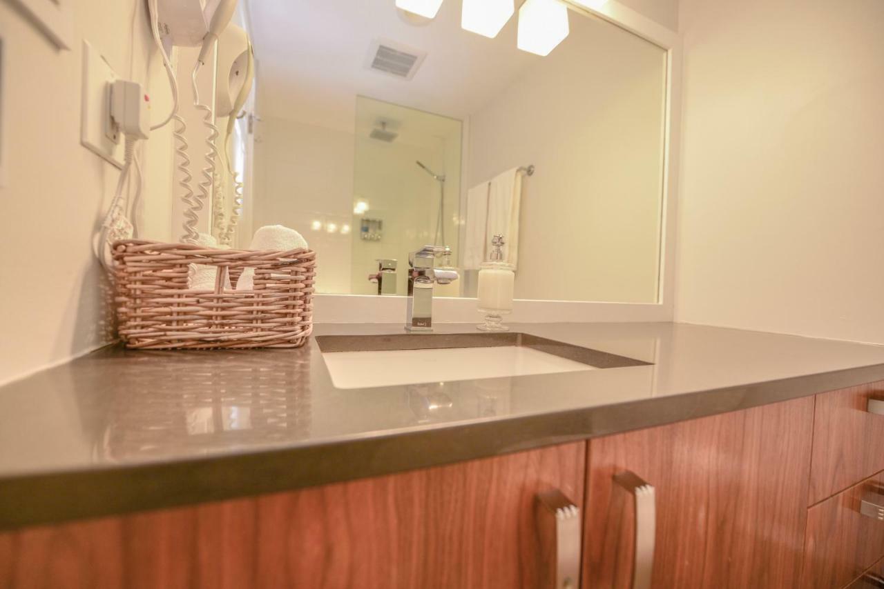 Newly Renovated Whistler Studio Екстер'єр фото