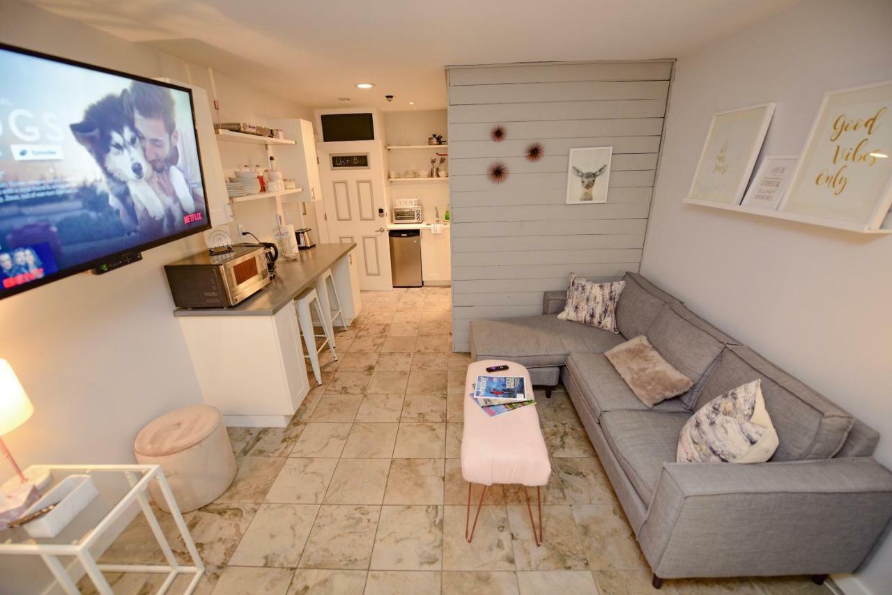 Newly Renovated Whistler Studio Екстер'єр фото