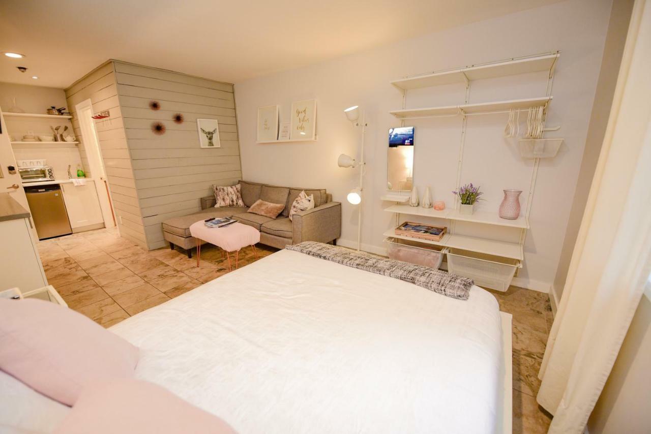 Newly Renovated Whistler Studio Екстер'єр фото