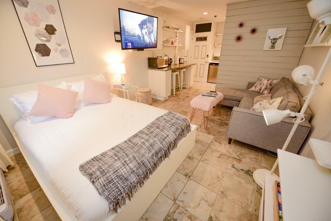 Newly Renovated Whistler Studio Екстер'єр фото